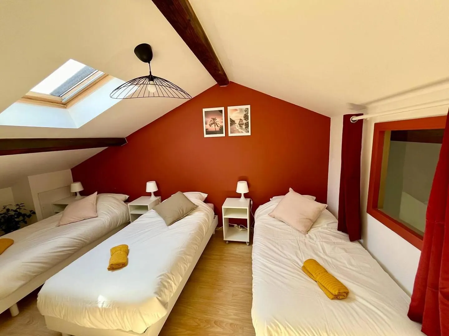 Bngo I Maison Mimosa I Jardin, 3 Chambres, 9 Personnes Villeurbanne 0*,  France